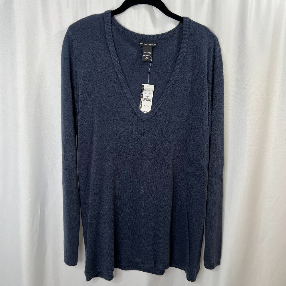 NWT New York & Company V Neck Sweater Woman's XL Navy Blue